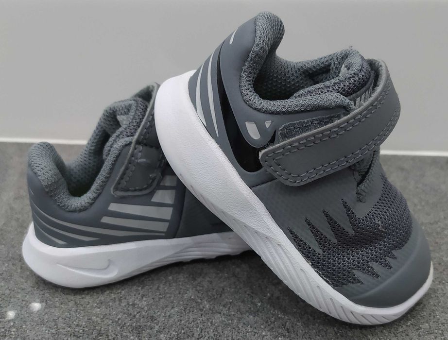 Buciki Nike 18 r. Stan idealny