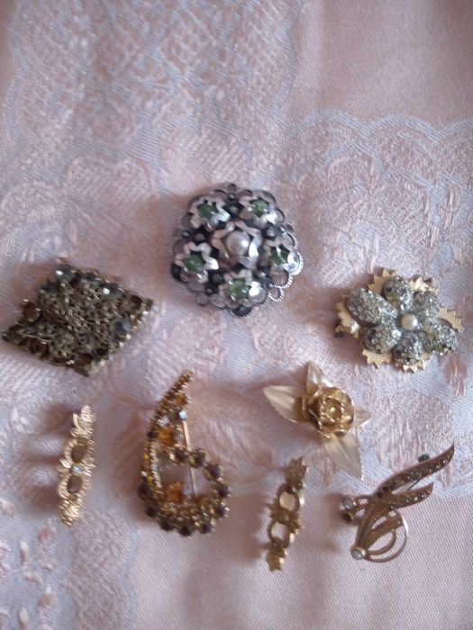 Вінтажні брошки часів СРСР