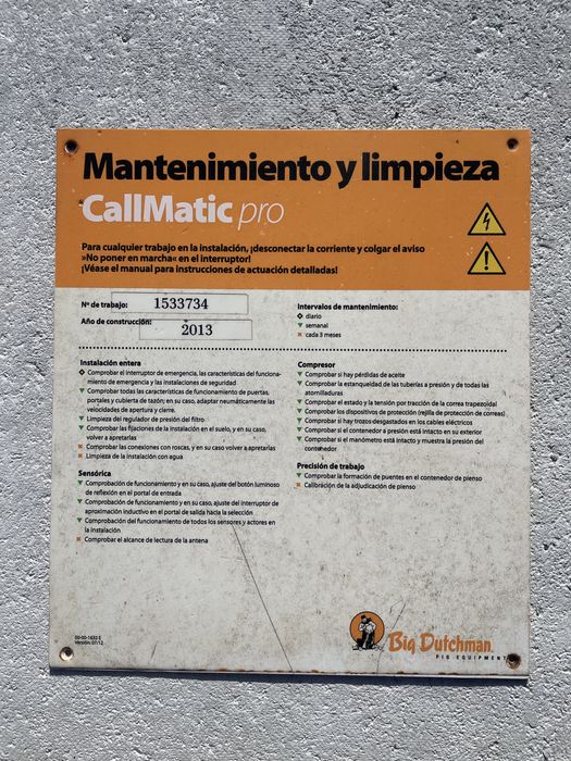 Maquina de alimentação de porcas