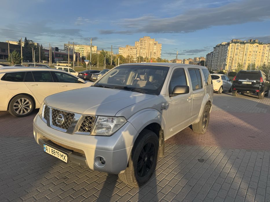 Продам позашляховик Nissan Pathfinder