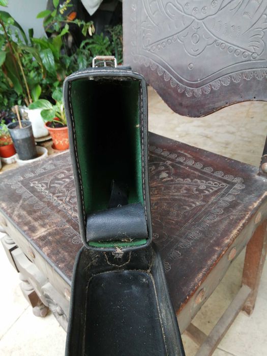 mala de caça antiga em pele , para espingarda , ver bem as fotos
