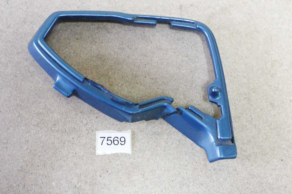 7569 Ramka lusterka prawe Honda Goldwing GL1500