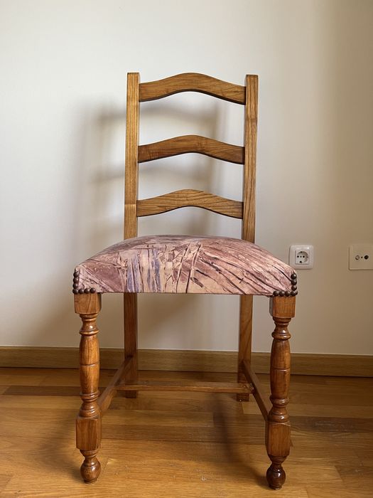Cadeira de madeira maciça