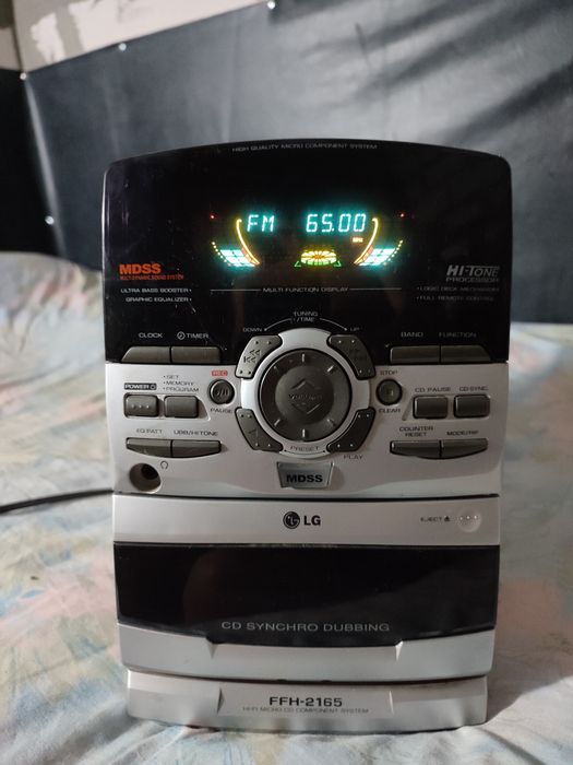 Музикальний центр LG