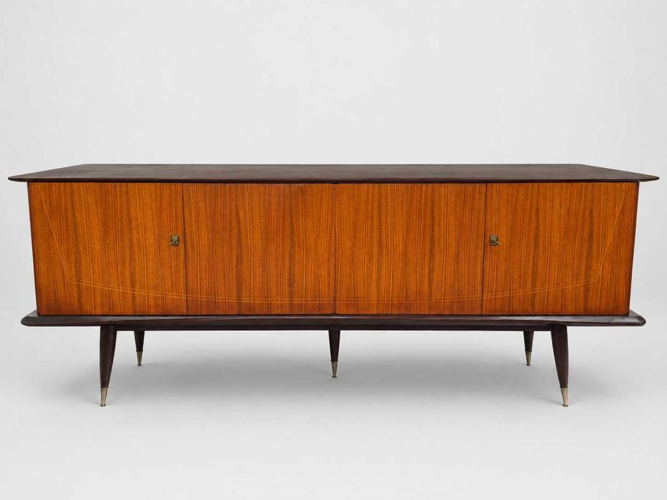 Conjunto de sala de jantar vintage – mesa, 6 cadeiras e aparador (anos 50)