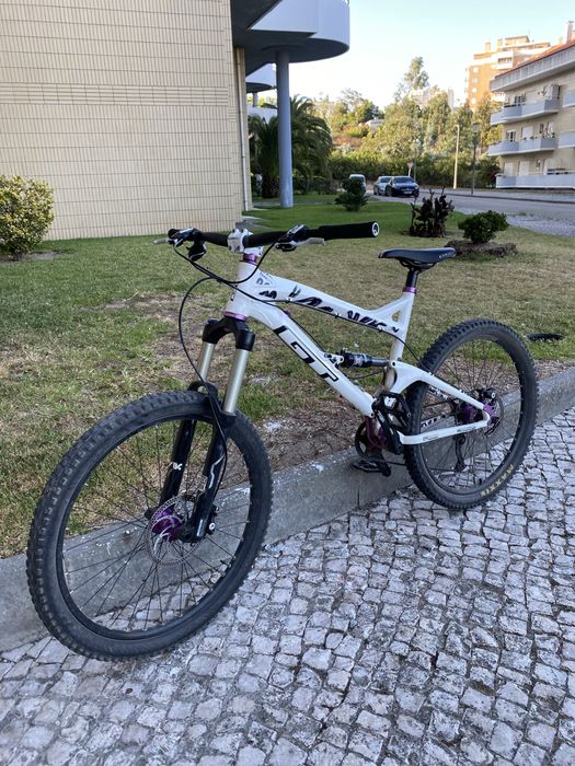 Bicicleta enduro GT