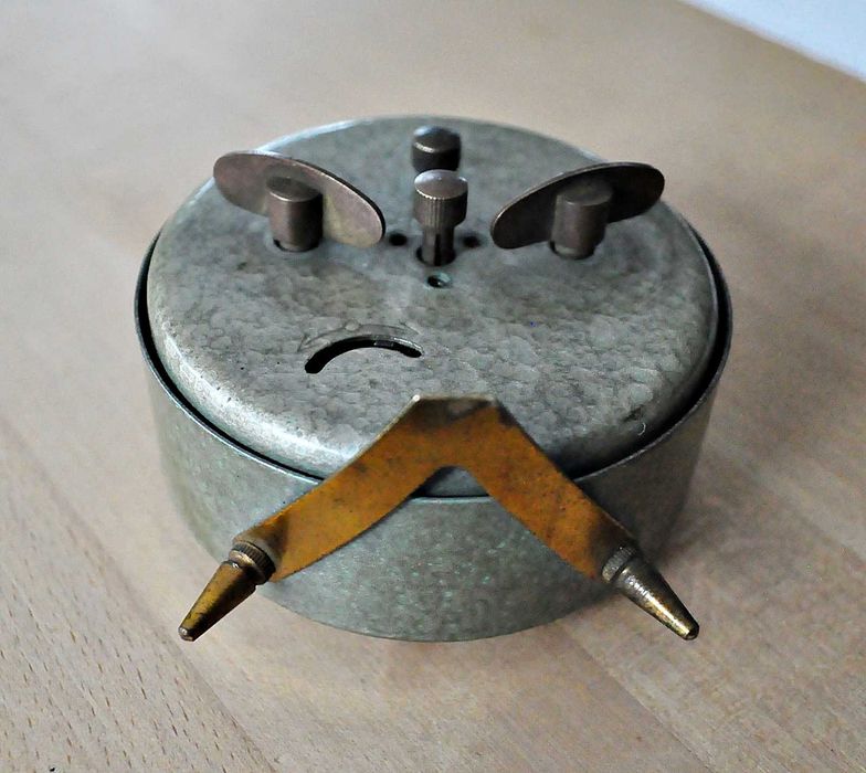 Rzadki Polski Poltik budzik 11 kamieni