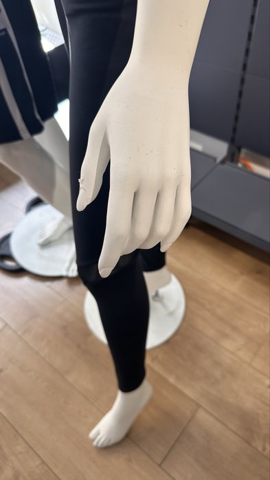 2 manequins masculino e feminino
