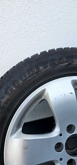4 jantes com pneus . Mercedes