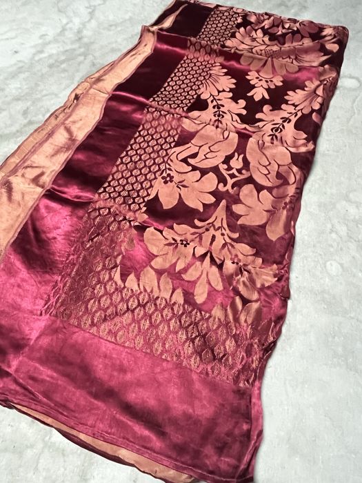 Vendo Colcha antiga  com muito Valor  e Historia  neste tipo de Artigo