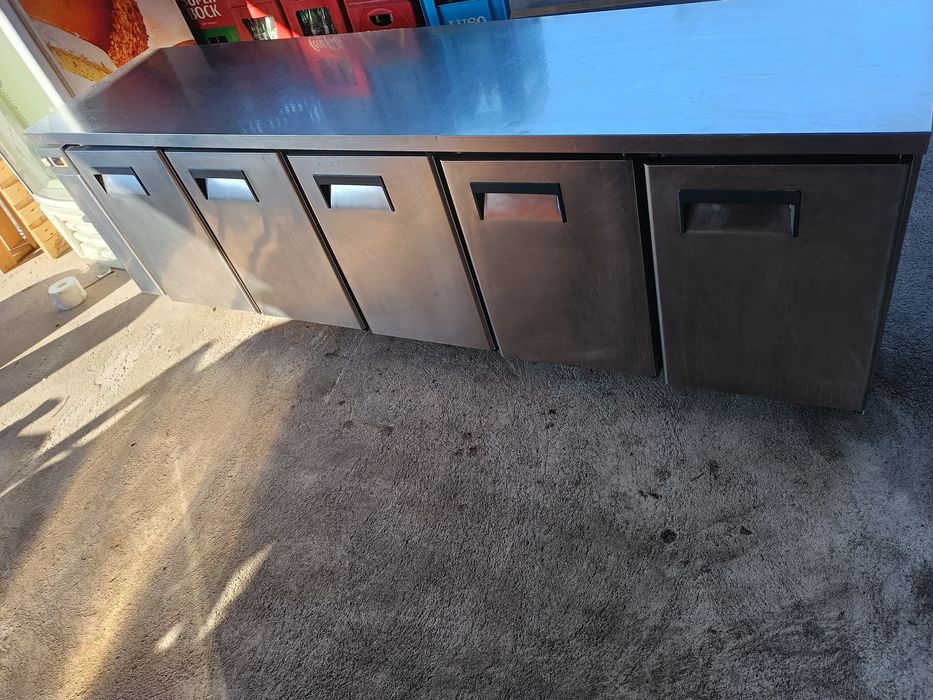 Bancada refrigerada 5 portas em inox