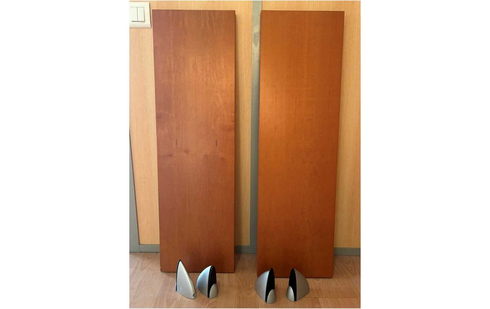 conjunto de 2 (duas) prateleiras flutuantes, em madeira maciça