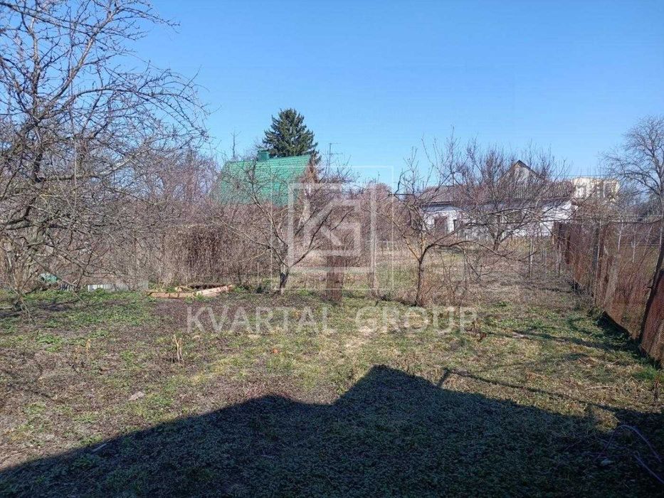 Продаж будинку з земельною ділянкою