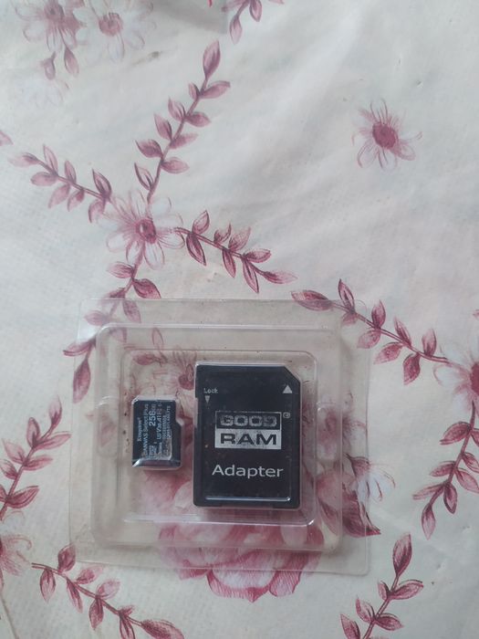 Продам Флешку micro sd на  256 Gb