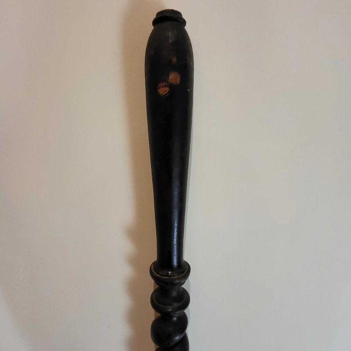 Poste madeira / coluna enrolada escura pau-santo