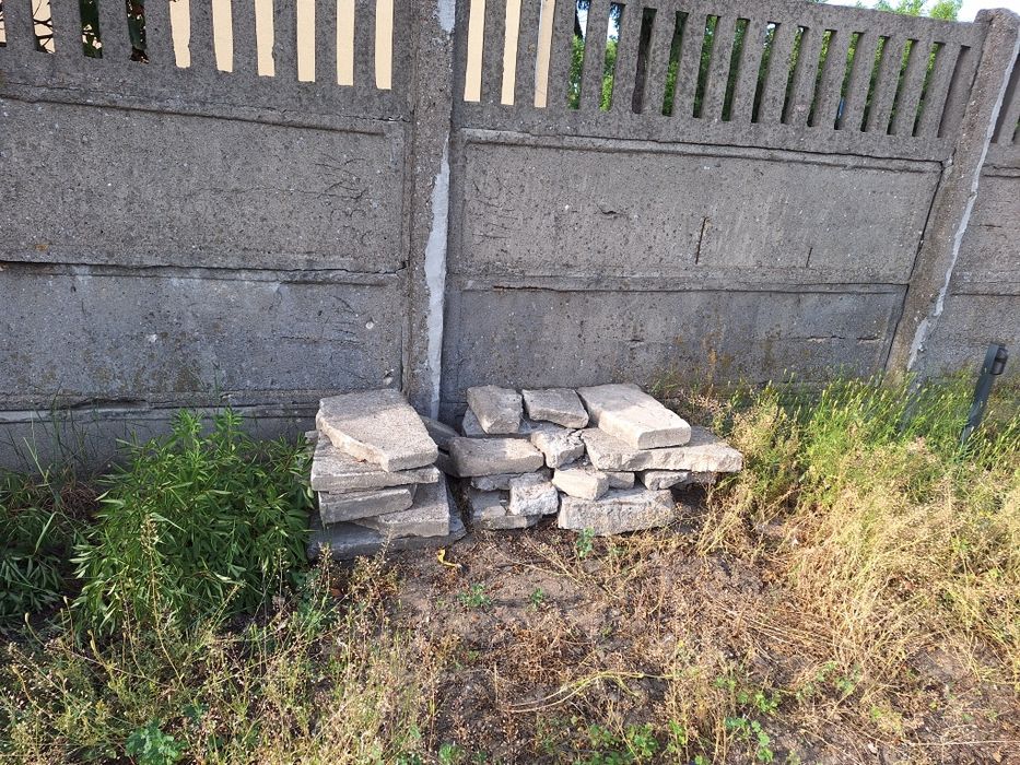 Oddam za darmo  płyty chodnikowe, krawężniki