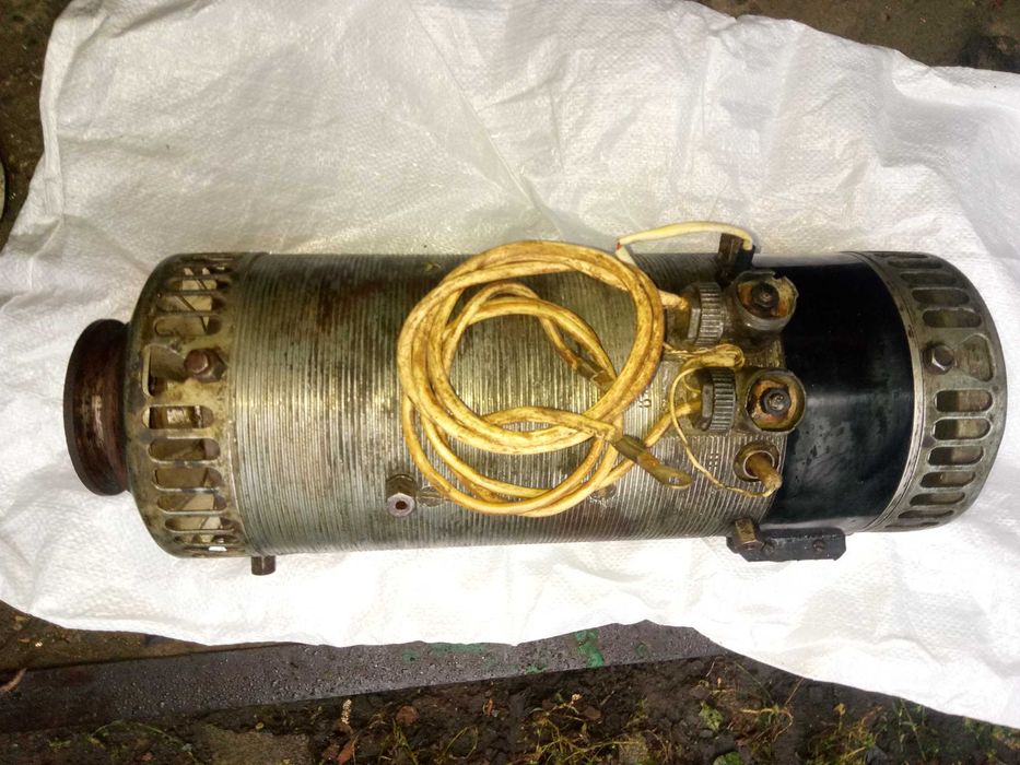 Генератор  Г-732В (28.5В /1.2кВт). Б/У （Белаз）