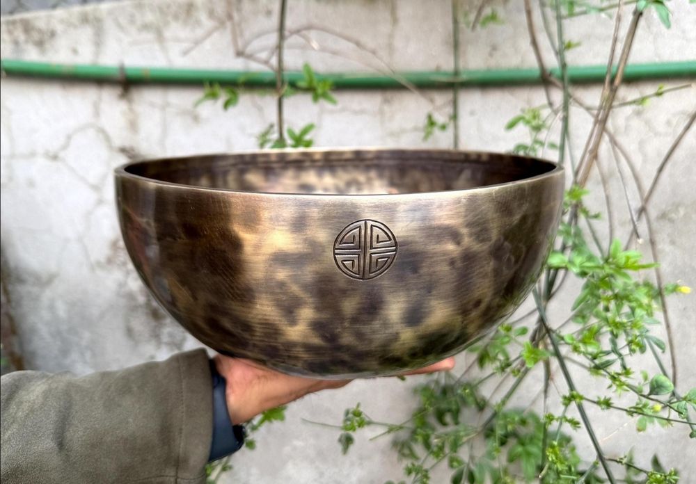 Поющая чаша Full Moon [24 см) с палочкой / Тибетская поющая чаша