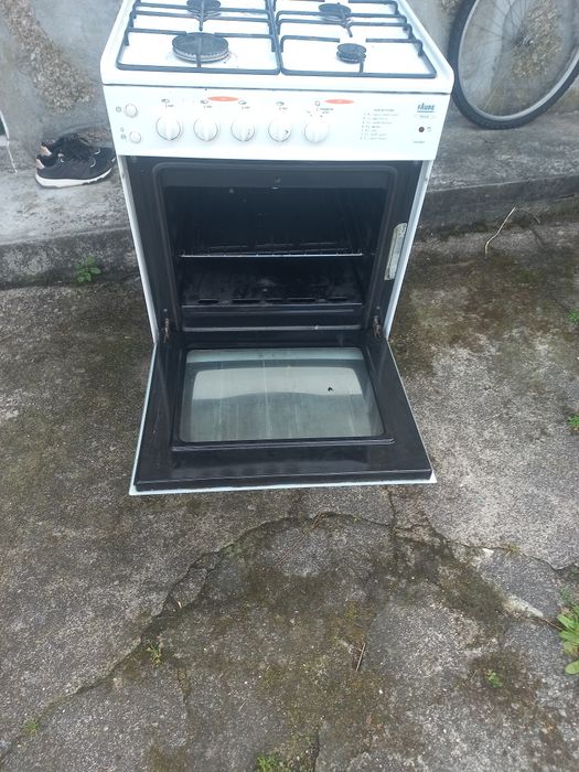 Fogão  a gas a funcionar  bem