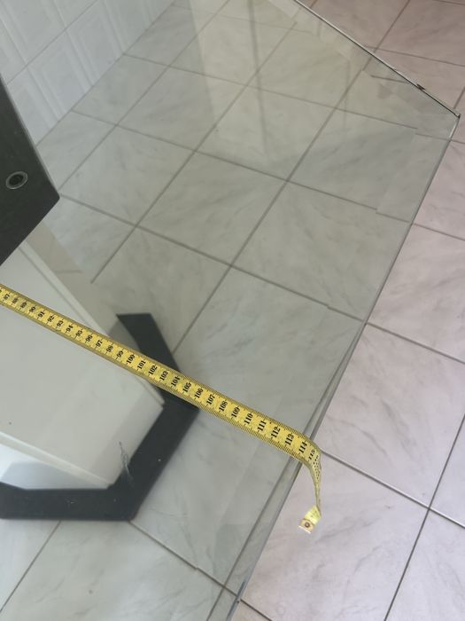 Mesa de vidro com base