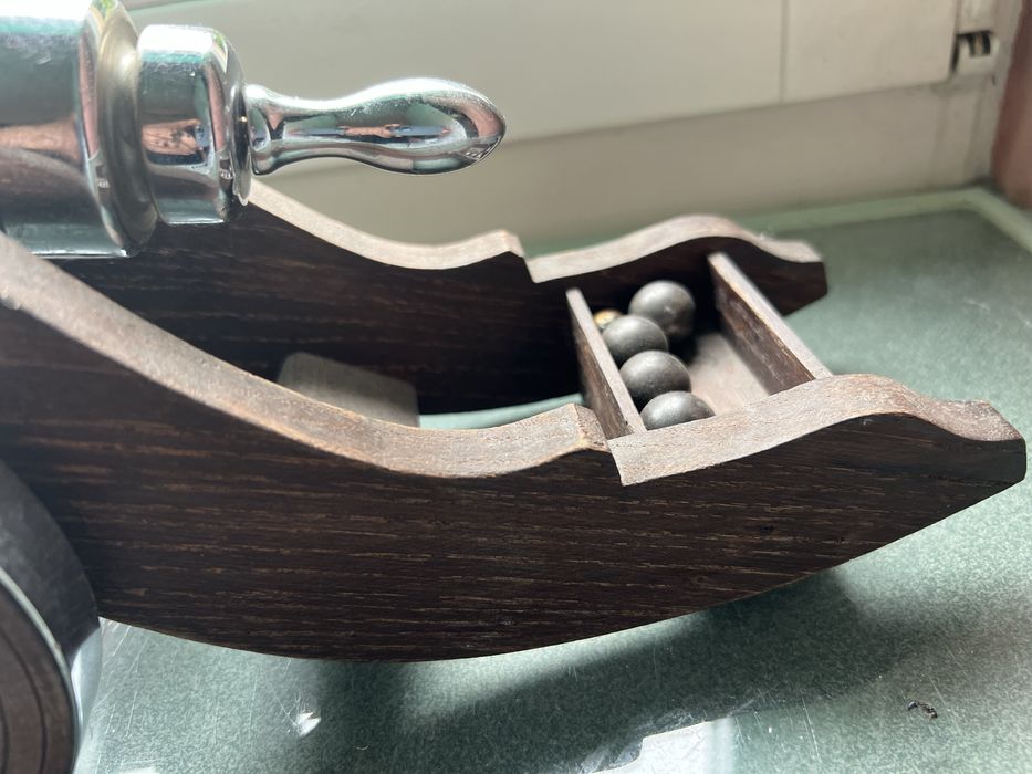 Armata ozdobna mosięż