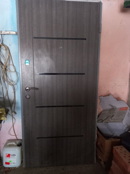 Вхідні двері у квартиру