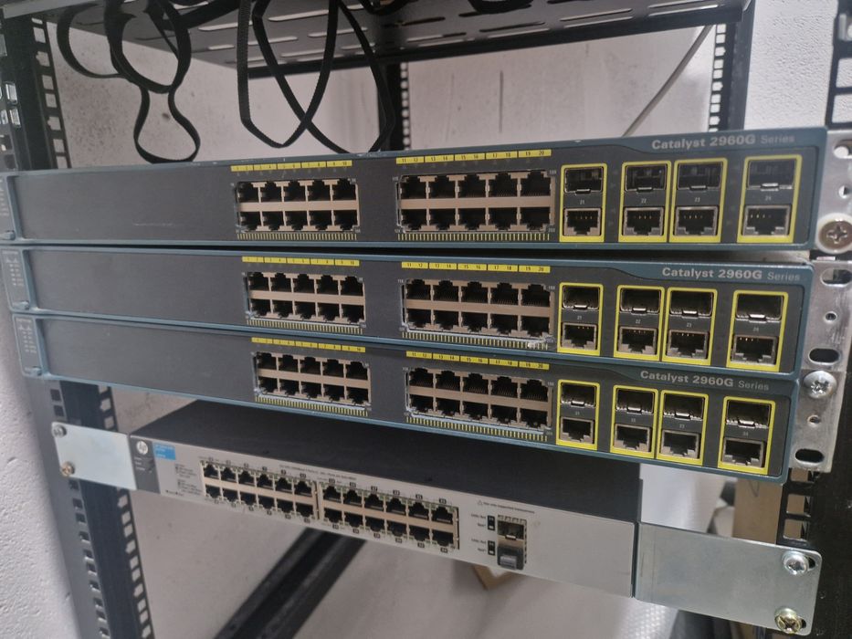 Комутатор Cisco 2960G 24