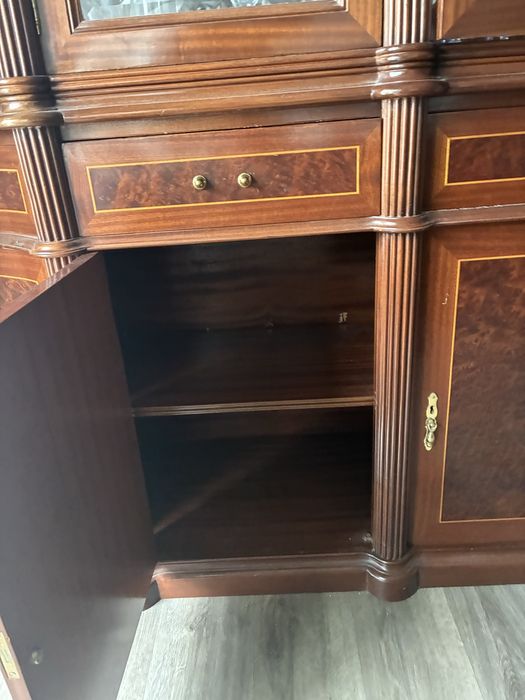 Louceiro antigo de madeira