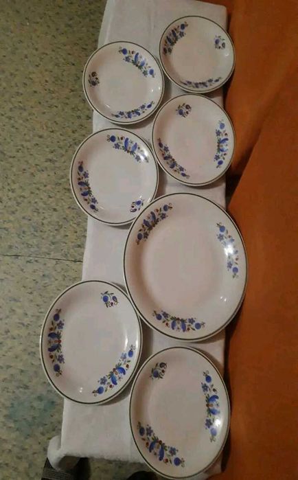 Talerzyki deserowe 7 sztuk.LUBIANA