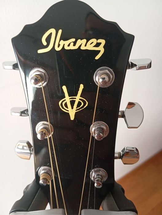 Guitarra Acústica Ibanez e Bolsa de Transporte