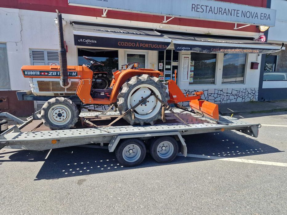 Serviço de reboque automóveis motas barcos Caravanas