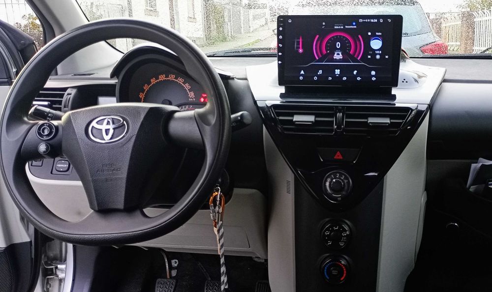 TOYOTA IQ vvTi 4 Lugares super económico