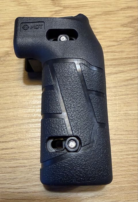 Regulowany chwyt do AR-15: MDT Premier Vertical