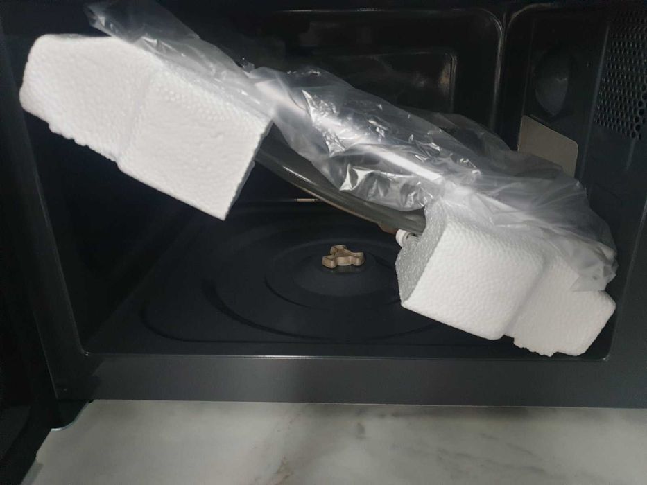 Продам микроволновую печь (микроволновка) Panasonic nn-st251w.