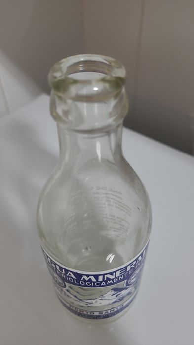 Antiga garrafa pirogravada de Água Mineral do Porto Santo