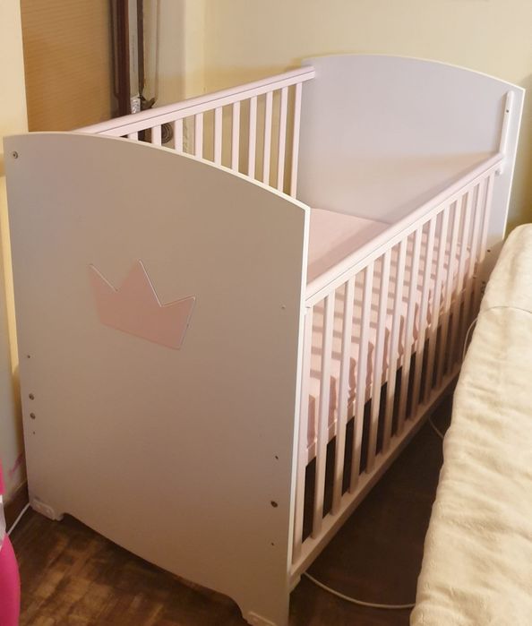 Cama de criança + colchão em estado impecável