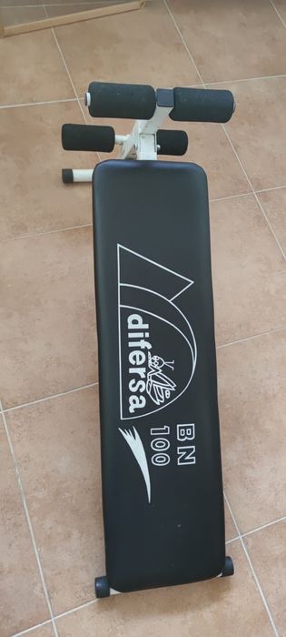 2 aparelhos de Abdominais