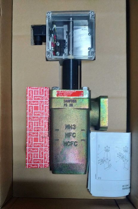 Электромеханическое реле AKS 38 D для контроля уровня жидкости Danfoss