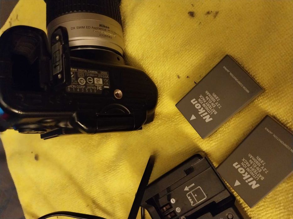 Nikon D5000 c/ objectiva Nikon/Nikkor AF-S 18-55