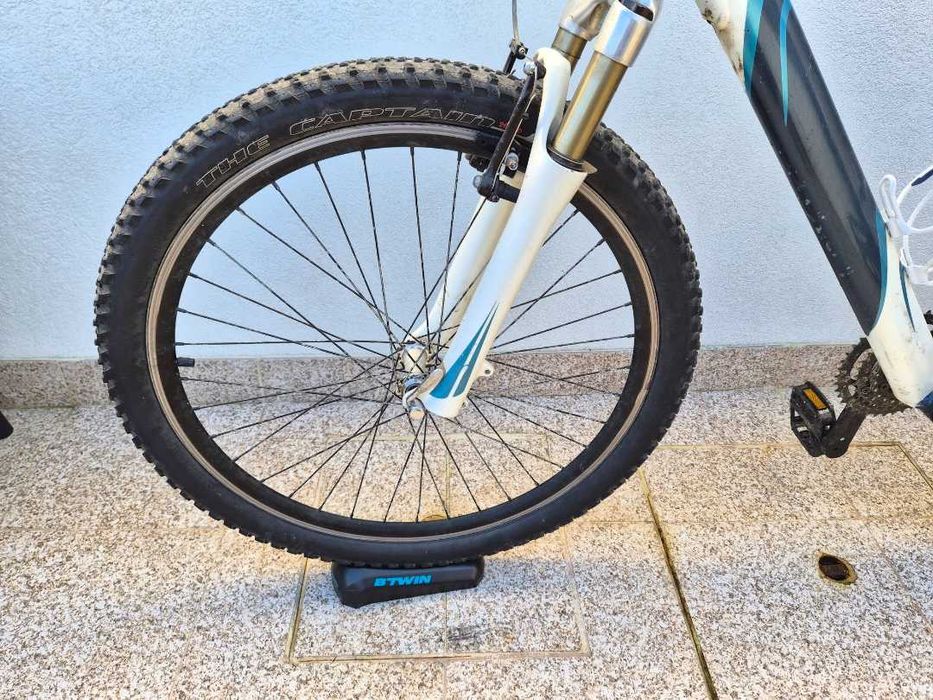 Bicicleta roda 26 e rolo de treino