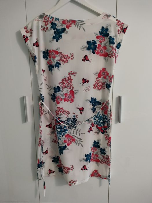 Sukienka w kwiaty rozmiar 36