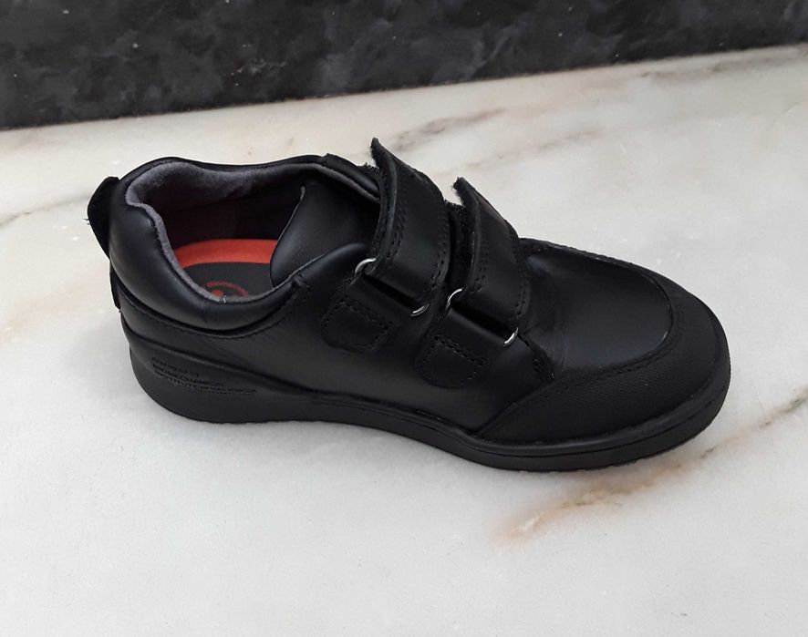 Sapatos de criança (adequados para colégio)