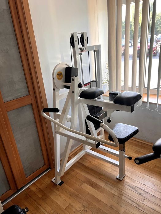 Wyposażenie siłowni komplet: Cybex, HES, TechnoGym, hantle 634 kg