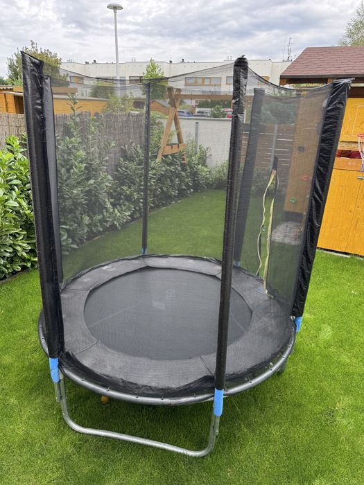 Trampolina ogrodowa