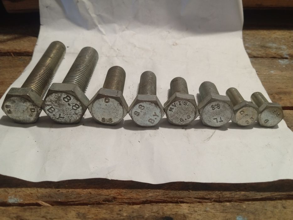 Болти, гайки, шайби і гровера