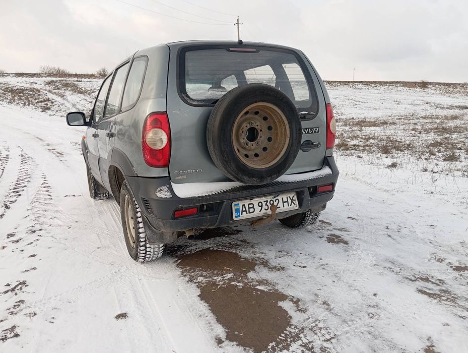 Продам ниву шевролє