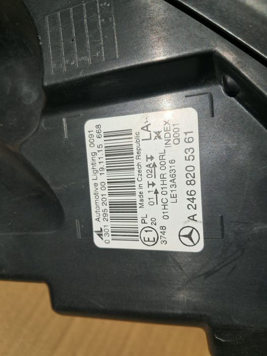 Farol esquerdo mercedes classe B (W246)