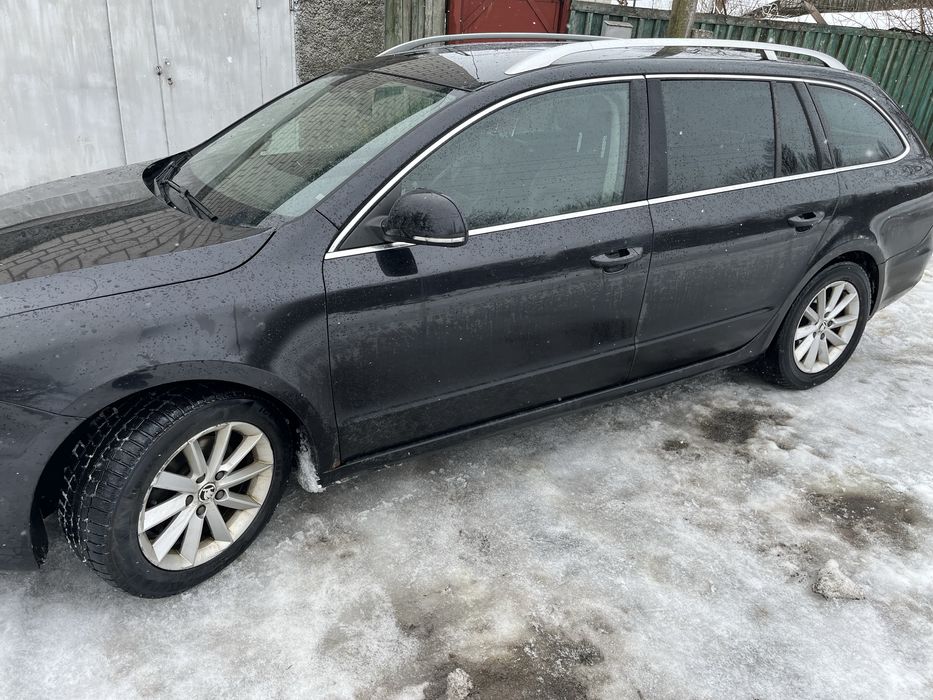 SKODA SUPERB універсал 2014 року