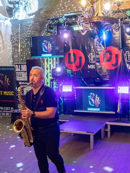 DJ Simon Vonsky , saksofonista, akordeonista,  konferansjer, wodzirej.