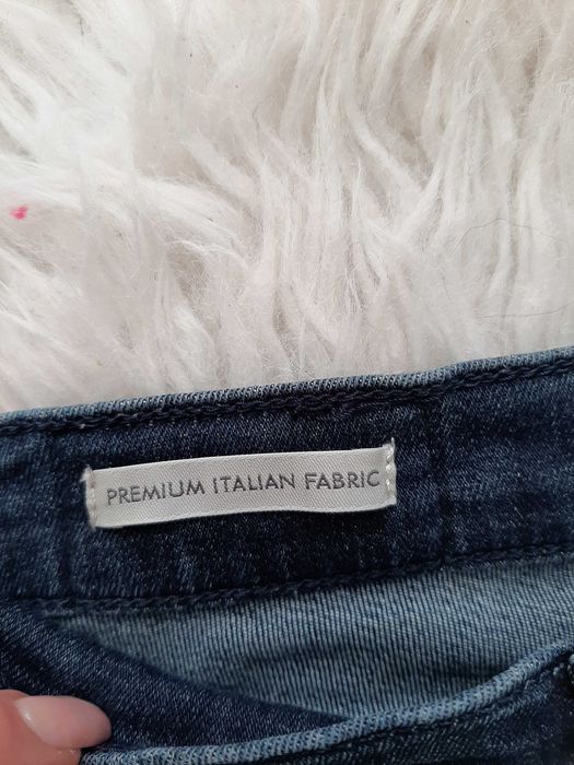 Calvin Klein piękne jeansy ciemny denim XS 34